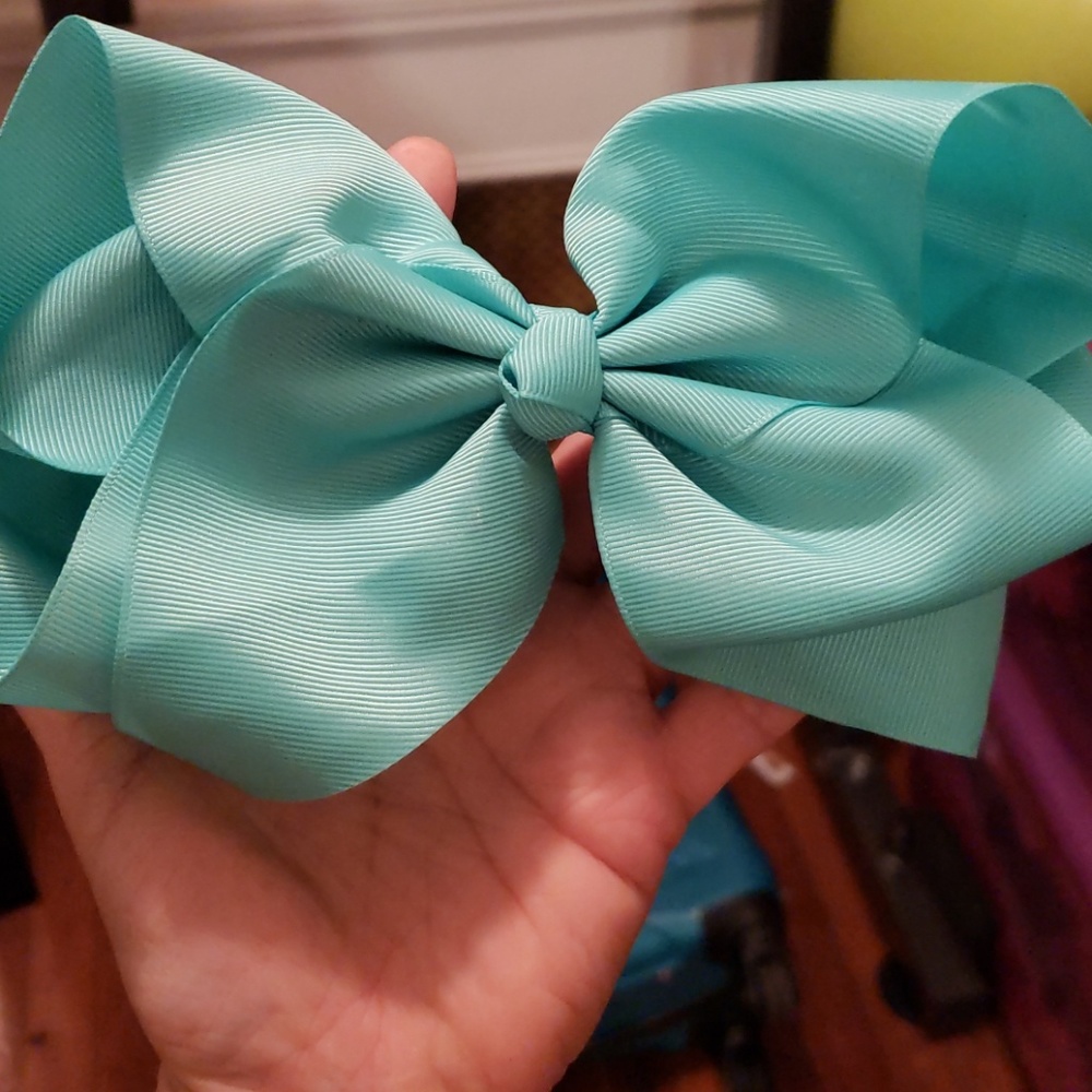 Minty Green Hair Bow